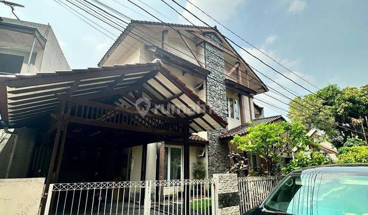 Rumah Asri Depan Taman Komplek Nyaman Dan Strategis 1