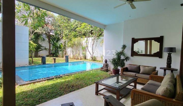 Rumah minimalist ala villa sangat nyaman di kompek patra kuningan 2