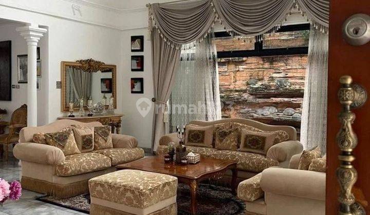 Cempaka Putih Dijual Rumah Klasik Mewah Kondisi Terawat  2