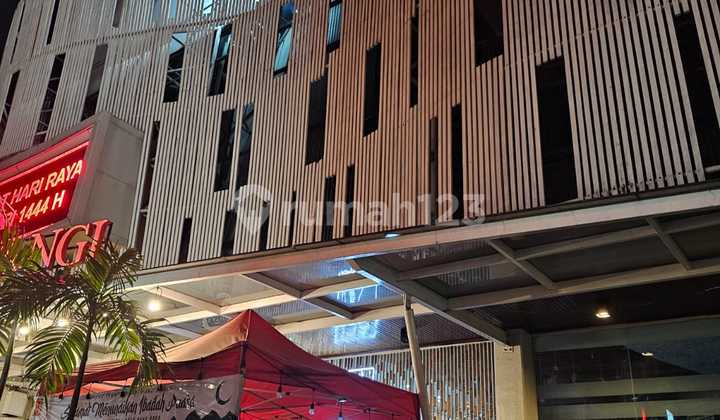 Modern minimalist 4-story building in Fatmawati Raya area, Cipete, walking distance to St. MRT. Modern minimalist 4-story building in Fatmawati Raya area, Cipete, walking distance to St. MRT.