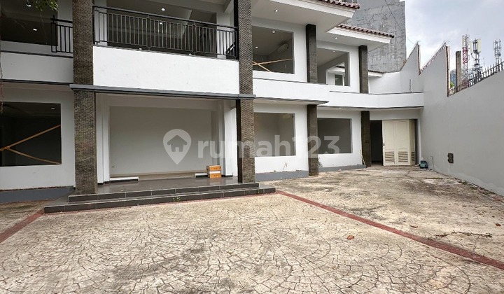 House for Business in Hos Aminoto Area, Menteng 2