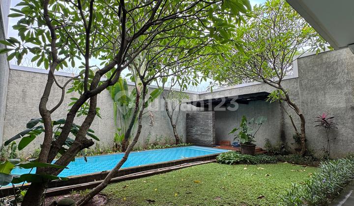 Minimalist Modern House At Gaharu Cipete Close To MRT 2