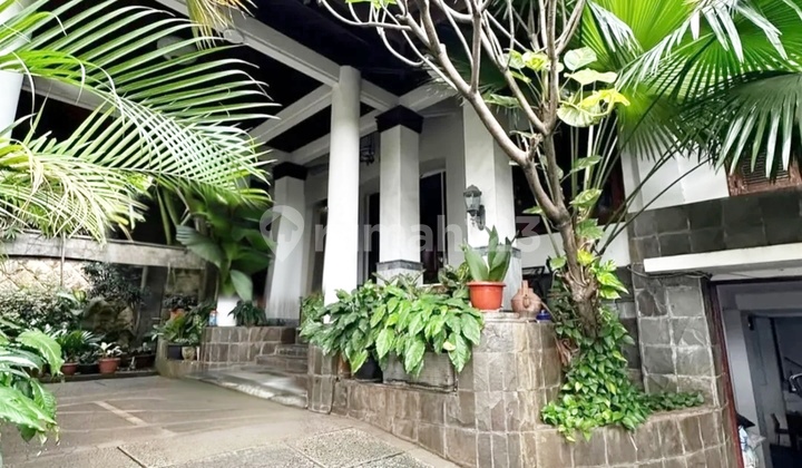 Rumah Nyaman Lokasi Elite Kebayoran Baru