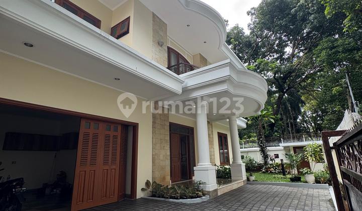 Modern And Green Gated House Walking Distance to JIS in Pondok Indah Modern And Green Gated House Walking Distance to JIS in Pondok Indah