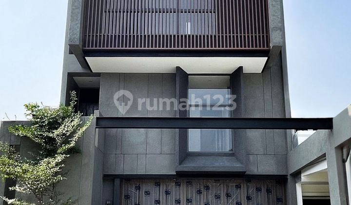 Rumah baru  design modern 3lantai dalam cluster bona vista , lebak bulus  2