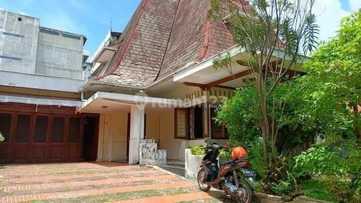 Menteng, Rumah Kolonial Gaya Belanda Area Kertosono  2