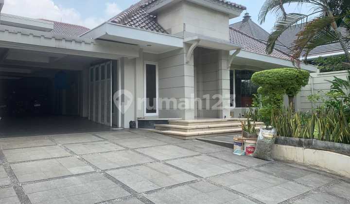 Rumah Mewah Dan Besar Area Tenang Dan Exclusive Menteng