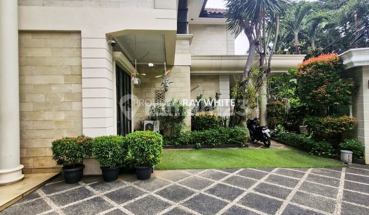 Rumah Klasik Besar Lokasi Nyaman Dekat Cilandak Town Square 2