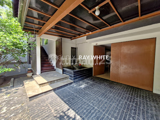 Cipete Selatan Rumah Bergaya Woodcountry Dekat Mrt & Sekolah Perancis