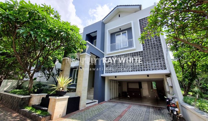 Kemang Modern Tropical House in a Gated Community