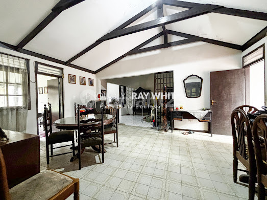 Ciputat Raya Rumah Strategis 5menit Dari St M R T Lebak Bulus 