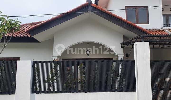Modern and Comfortable House, One Access in the Cipete Raya Area Near MRT, Suitable for Office Use