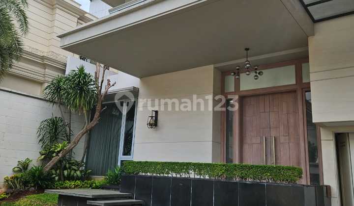 2.5 Story House Ready to Occupied Elite Area Menteng Near Teuku Umar