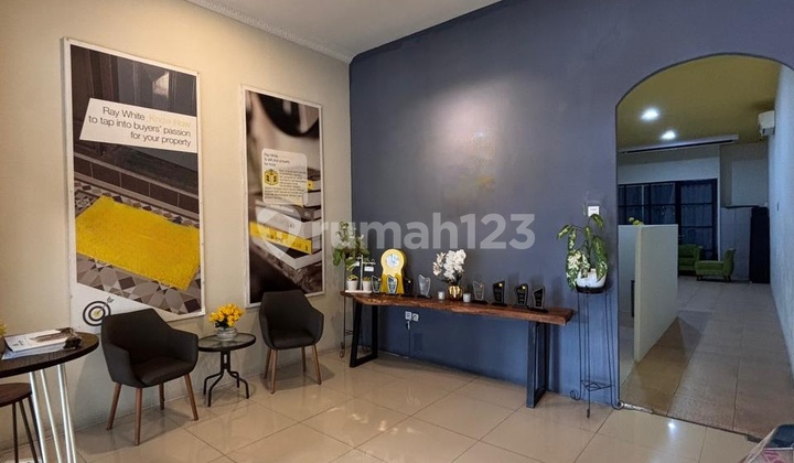 3.5-Story Row Shop Houses on Fatmawati Raya Near MRT Station, Size 9x22, Ready to Occupy 3.5-Story Row Shop Houses on Fatmawati Raya Near MRT Station, Size 9x22, Ready to Occupy