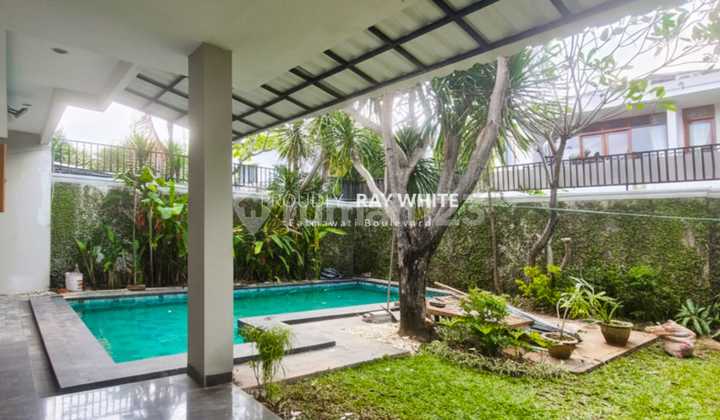 Kemang Dalam, Semi-Furnished Minimalist House Close to Kemang Raya, Flood-Free