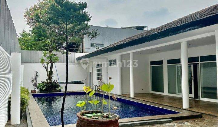 Cozy House With Big Garden At Kemang,south Jakarta 2