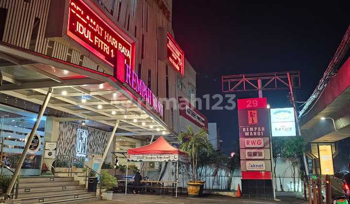 Modern minimalist 4-story building in Fatmawati Raya area, Cipete, walking distance to St. MRT. Modern minimalist 4-story building in Fatmawati Raya area, Cipete, walking distance to St. MRT.