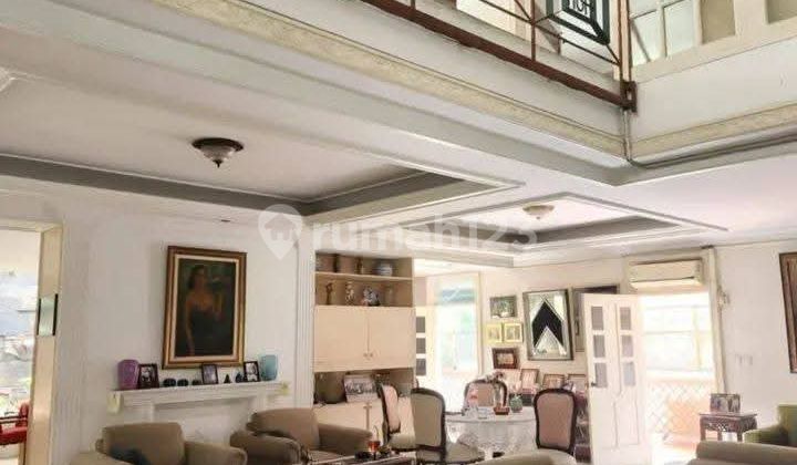 Rumah di Jalan Utama Zona Komersial , Melawai Kebayoran Baru 2