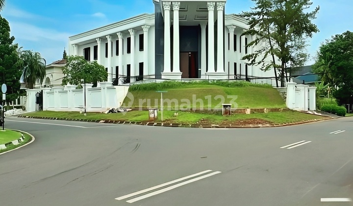 Pondok Indah, Brand New Luxury Classic Modern House Full Marble , Lift , Jacuzzi