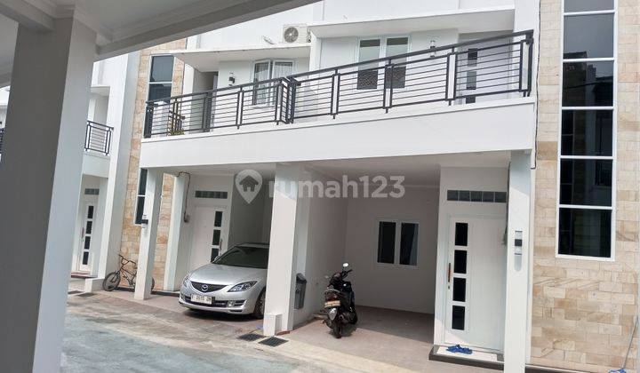 Rumah minimalis komplek pajak Cipadu  1