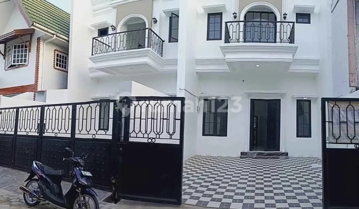 American Classic House Ciledug Tangerang City 2