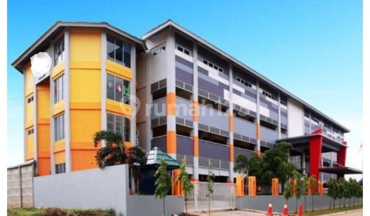 Gedung Sekolah Internasional Megah Jl. Peganggsaan, Kelapa Gading, Jakarta Utara* Gedung Sekolah Internasional Megah Jl. Peganggsaan, Kelapa Gading, Jakarta Utara*