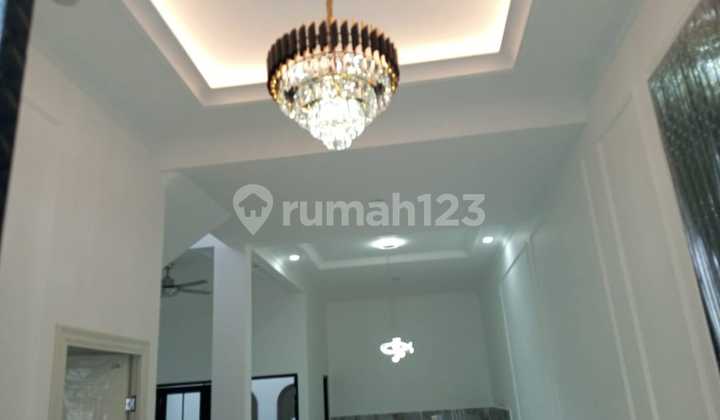 Rumah Mewah Dalam Komplek di Cipadu Tangerang Selatan 2