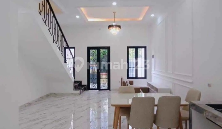 Luxury American Classic Home Ciledug Tangkot 2
