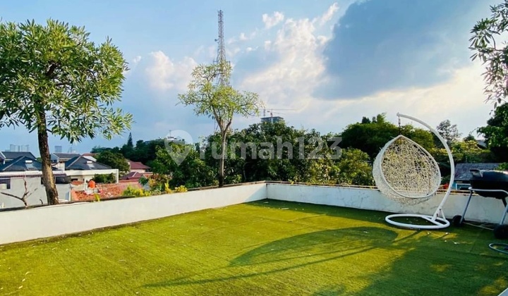 Disewakan Rumah 2 Lantai Semi Furnished Kemang Jakarta Selatan