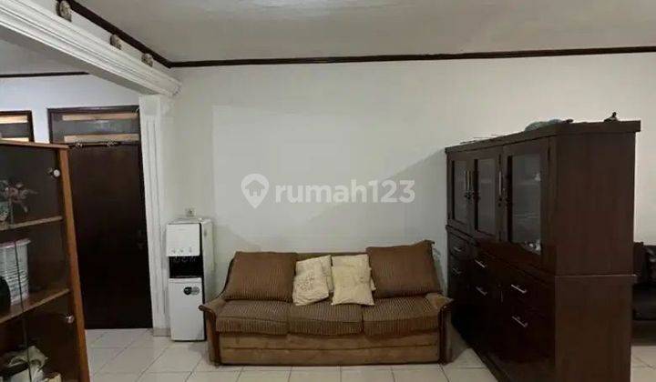 Rumah Bagus Terawat Semi Furnished di Duren Sawit Jakarta Timur  2