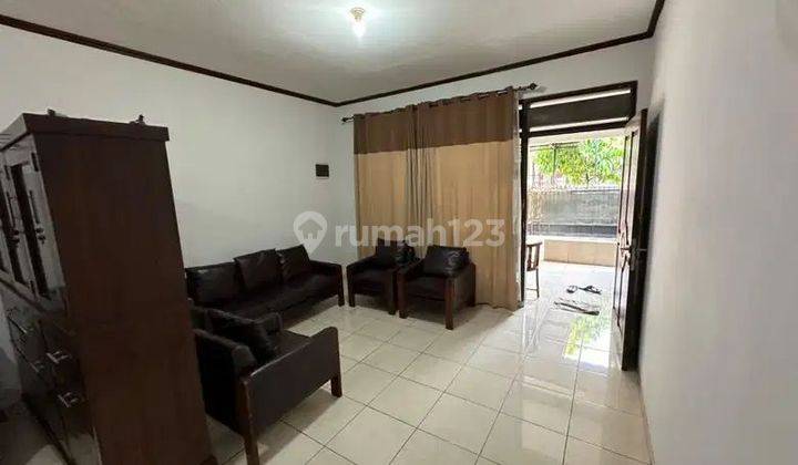 Rumah Bagus Terawat Semi Furnished di Duren Sawit Jakarta Timur  1