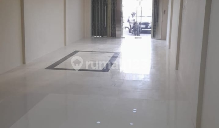 For Sale 3.5-Story Strategic Shop House Renovated Kebayoran Lama South Jakarta