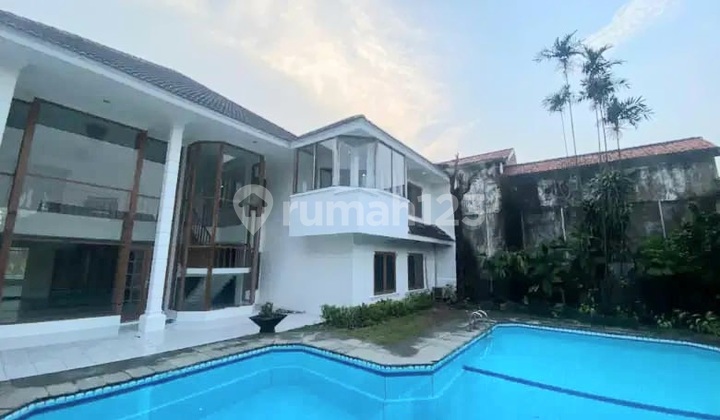 Disewakan Atau Dijual Rumah Besar Dgn Pool Cipete Jakarta Selatan