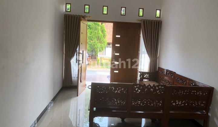 House in Ampera Raya Kemang Pejaten Cilandak can be used as an Office.