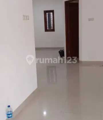 Disewakan Rumah di Tebet Timur bisa Kantor Dekat Stasiun Cawang