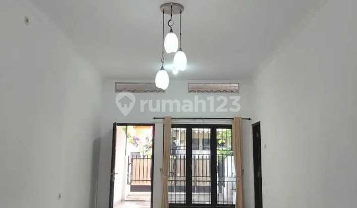 Disewakan Rumah Di Komplek Duren Sawit Jakarta Timur