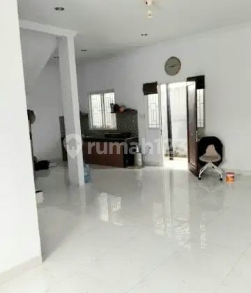 Rumah Tinggal 2 Lantai Terawat Di Kebayoran Lama Jakarta Selatan 2
