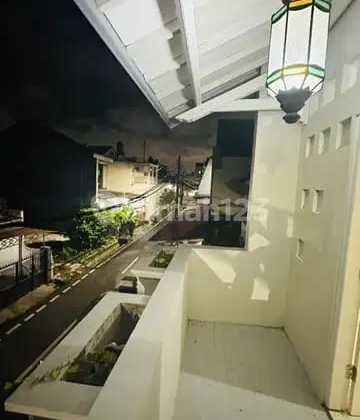Disewakan Rumah Bagus di Pondok Kopi Duren Sawit Jakarta Timur Disewakan Rumah Bagus di Pondok Kopi Duren Sawit Jakarta Timur