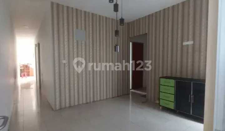 Spacious House in Strategic Senen, Can Be Used as Office, Senen Jakarta