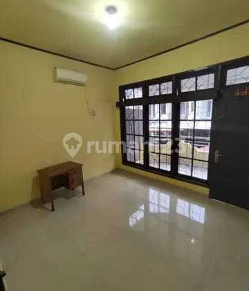 Disewakan Rumah 2 Lantai Strategis di Kelapa Gading, Jakarta Utara