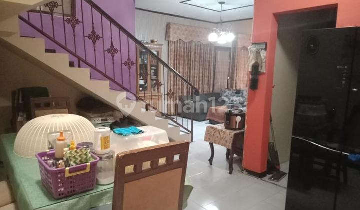 For Rent Strategic House in Johar Baru Central Jakarta For Rent Strategic House in Johar Baru Central Jakarta