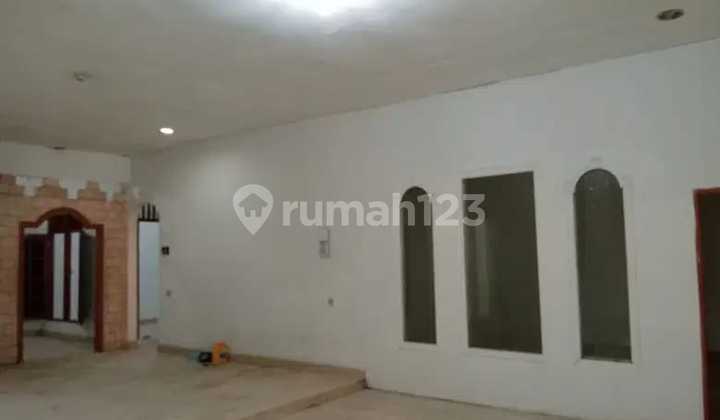 For Rent: Multi-Bedroom House in Cempaka Putih, Central Jakarta 2
