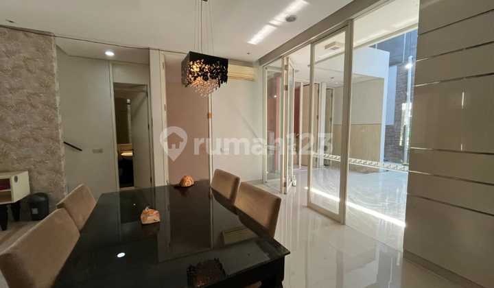 Pakuwon City Palm Beach House Near Grand Island and Long Beach 2