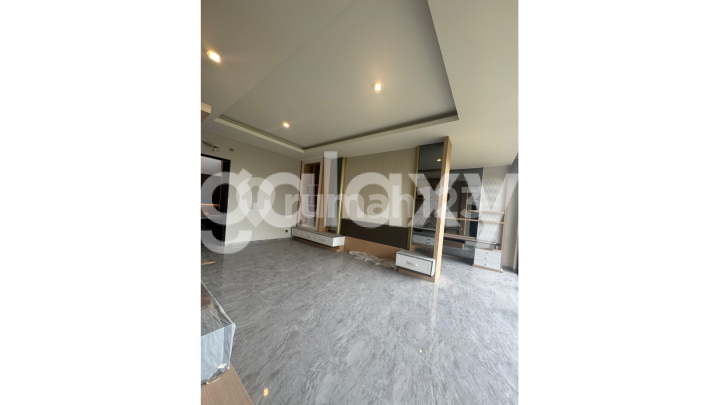 New Ready-to-Occupy Hook Furnished Elegant House in Pakuwon City