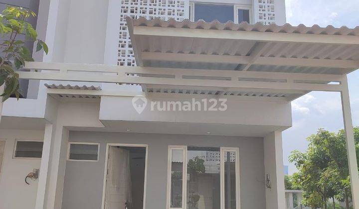 Rumah Baru Cluster Oasia 2 Lantai Dian Istana Surabaya  1