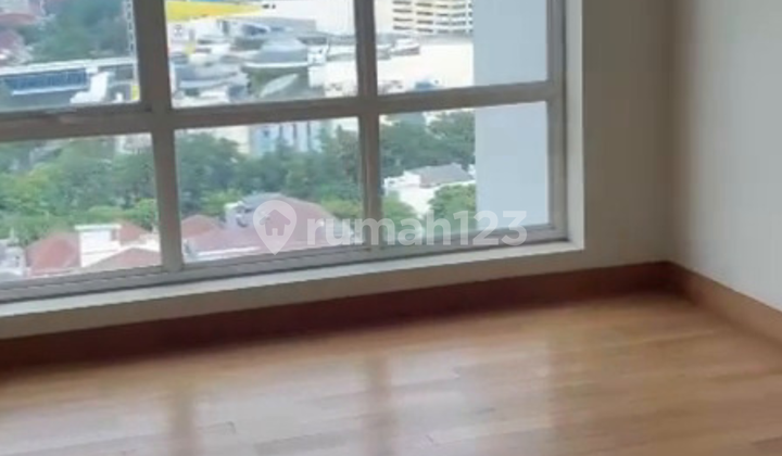 Apartemen One East Residence 6 Bedroom Semi Furnish 2