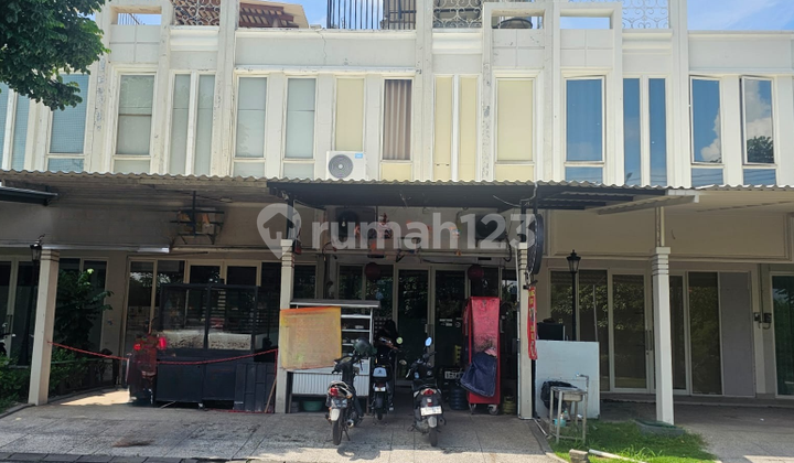 Bizhome Shophouse, Pakuwon City 1