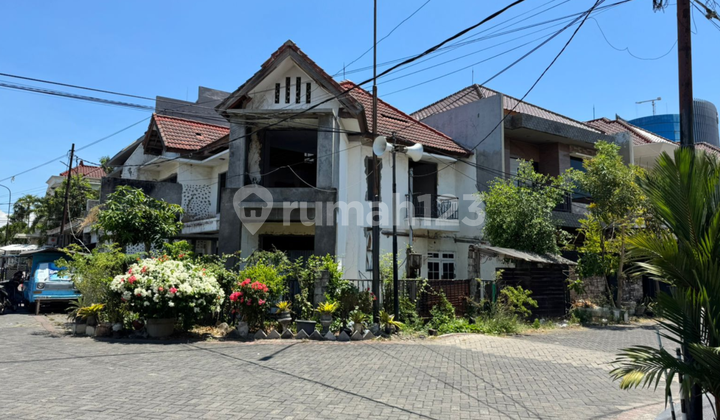 Rumah Hook Hitung Tanah Row Jalan Besar Manyar Kertoadi