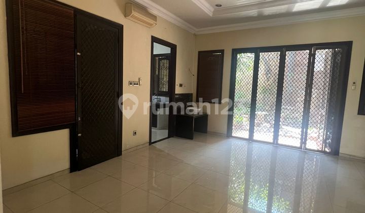 Luxury Ready-to-Occupy House Laguna Regency Next to Pakuwon City Mall Luxury Ready-to-Occupy House Laguna Regency Next to Pakuwon City Mall