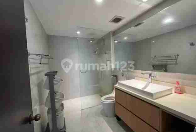 Regency Tunjungan Plaza condominium 3 bedroom fully furnished Surabaya Regency Tunjungan Plaza condominium 3 bedroom fully furnished Surabaya